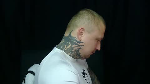 Snapshot of devilwithtats chatting on April 26, 7:06 am Lucian online show from April 26, 7:06 am