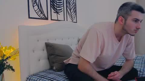 Snapshot of devin_ho chatting on January 2, 1:40 pm devin_ho online show from January 2, 1:40 pm