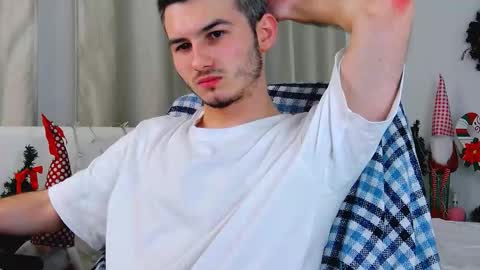 Snapshot of devin_ho chatting on January 6, 4:58 am devin_ho online show from January 6, 4:58 am