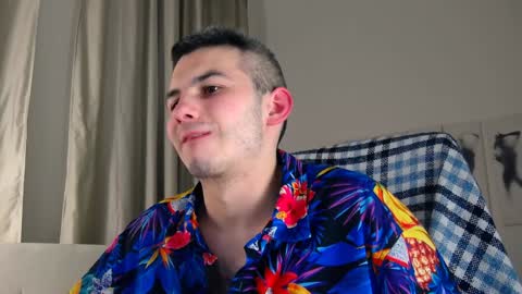 Snapshot of devin_ho chatting on January 21, 8:00 pm devin_ho online show from January 21, 8:00 pm