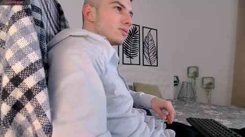 Snapshot of devin_ho chatting on February 11, 2:14 am devin_ho online show from February 11, 2:14 am