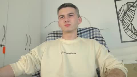 Snapshot of devin_ho chatting on February 15, 7:39 pm devin_ho online show from February 15, 7:39 pm