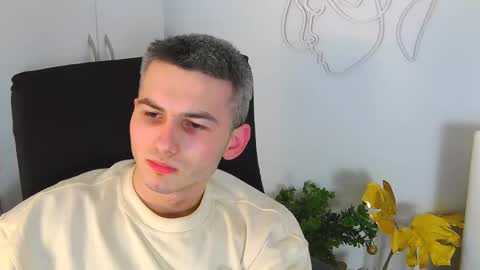 Snapshot of devin_ho chatting on February 15, 11:14 pm devin_ho online show from February 15, 11:14 pm