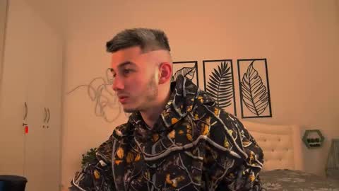 Snapshot of devin_ho chatting on February 27, 1:48 am devin_ho online show from February 27, 1:48 am