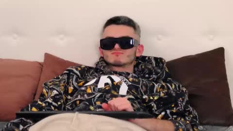 Snapshot of devin_ho chatting on February 27, 5:02 am devin_ho online show from February 27, 5:02 am