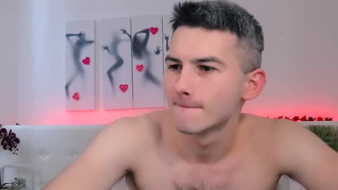 Snapshot of devin_ho chatting on March 5, 7:49 am devin_ho online show from March 5, 7:49 am