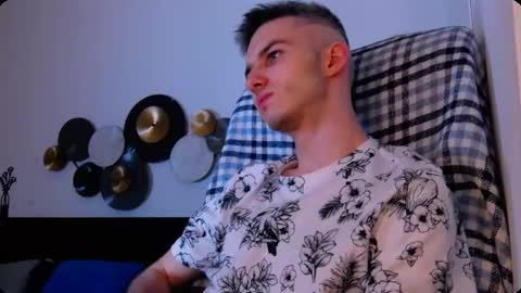 devin_ho online show from January 11, 12:59 am