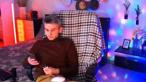 devin_ho online show from February 7, 5:27 pm