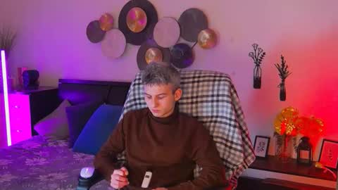 devin_ho online show from February 9, 5:06 pm