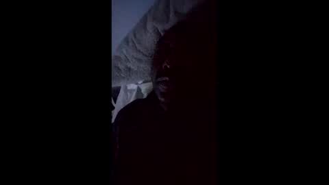 Snapshot of devindeland60 chatting on May 19, 5:03 am devindeland60 online show from May 19, 5:03 am