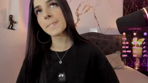 Snapshot of devlin_violet__ chatting on November 9, 3:27 am PaulaInsta paulacastellanos 1Pvt open online show from November 9, 3:27 am