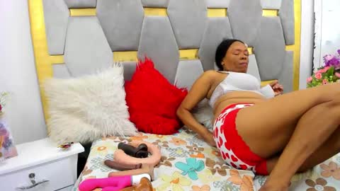 Devora.. online show from December 23, 2:07 pm