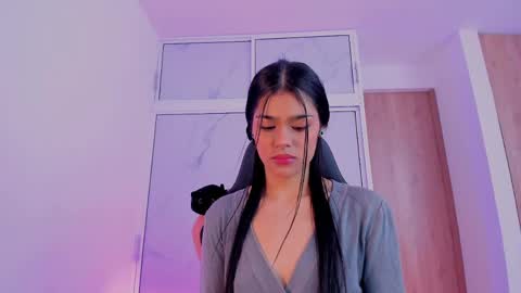 Snapshot of devours_fire chatting on May 14, 7:53 pm Sara 3 online show from May 14, 7:53 pm
