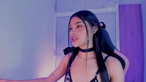 Snapshot of devours_fire chatting on June 15, 1:41 am Sara 3 online show from June 15, 1:41 am