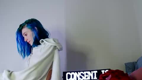 devykitten online show from March 28, 3:17 am