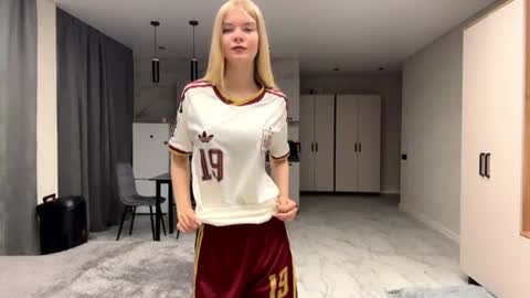 dewdropdoll online show from July 18, 8:01 pm