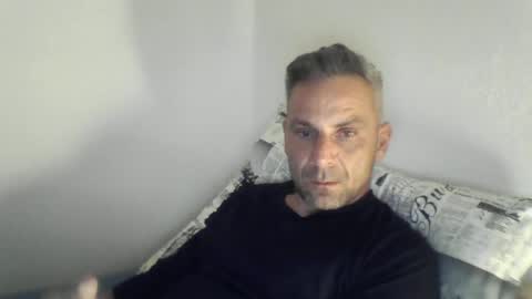 Snapshot of dext0101 chatting on June 18, 8:57 pm Arthur online show from June 18, 8:57 pm