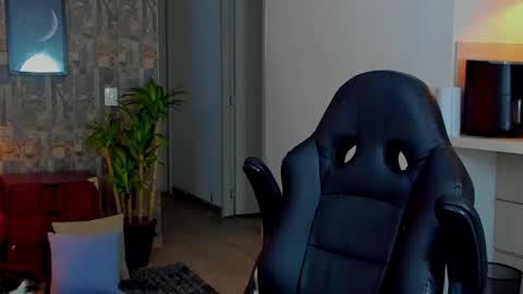 JULIAN online show from December 14, 1:00 am