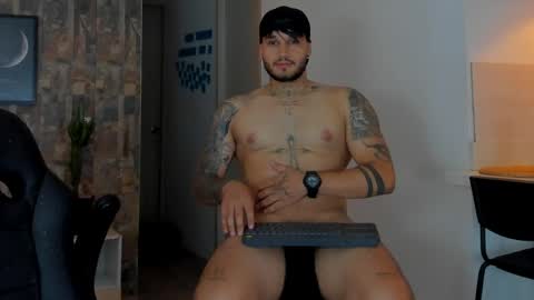 Snapshot of deymon_scott chatting on April 15, 11:49 pm JULIAN online show from April 15, 11:49 pm