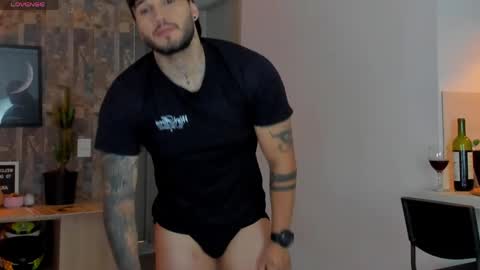Snapshot of deymon_scott chatting on May 2, 11:54 pm JULIAN online show from May 2, 11:54 pm