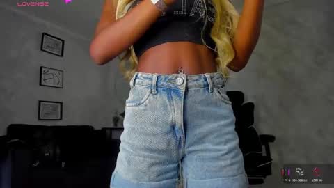 Snapshot of deyy_madisson chatting on March 24, 8:36 pm Madisson online show from March 24, 8:36 pm