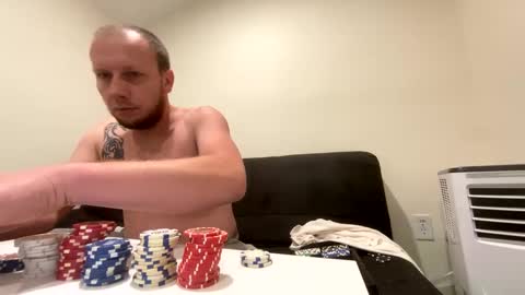 deznuts130 online show from December 18, 5:04 am