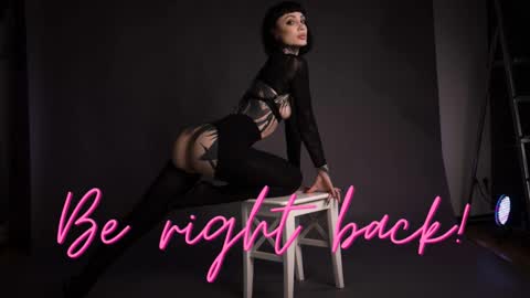 dgtlgrl online show from January 11, 12:54 pm