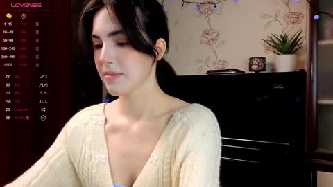 Snapshot of di_moon_ chatting on October 9, 2:26 pm Diana online show from October 9, 2:26 pm