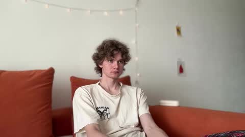 Snapshot of di_n_alex chatting on September 20, 8:48 am Di Alex online show from September 20, 8:48 am