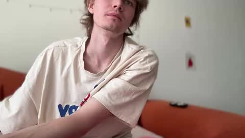 Snapshot of di_n_alex chatting on October 2, 10:00 am Di Alex online show from October 2, 10:00 am