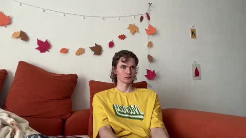 Snapshot of di_n_alex chatting on October 25, 9:17 am Di Alex online show from October 25, 9:17 am