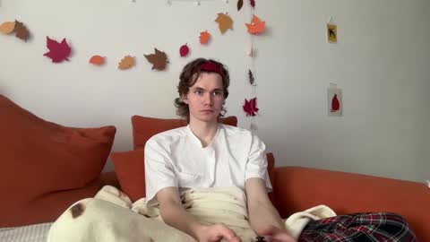 Snapshot of di_n_alex chatting on October 29, 9:00 am Di Alex online show from October 29, 9:00 am