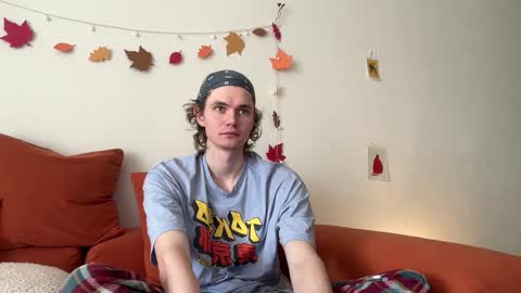 Snapshot of di_n_alex chatting on November 16, 9:26 am Di Alex online show from November 16, 9:26 am