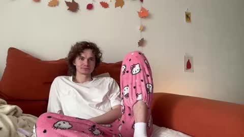 Snapshot of di_n_alex chatting on November 20, 9:31 am Di Alex online show from November 20, 9:31 am