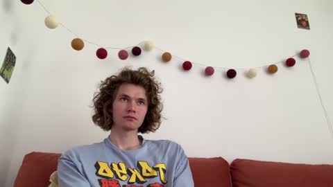 Snapshot of di_n_alex chatting on June 20, 1:25 pm Di Alex online show from June 20, 1:25 pm