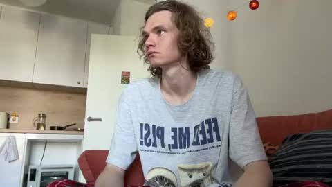 Snapshot of di_n_alex chatting on July 18, 9:13 am Di Alex online show from July 18, 9:13 am