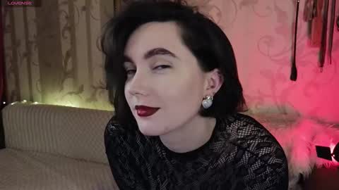 Diana Di Honey online show from December 18, 2:45 pm