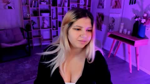 Dia online show from October 7, 7:55 pm