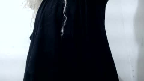 diabla_sexy22cm online show from December 22, 8:33 am