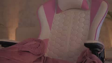Snapshot of diamond_ava_ chatting on June 12, 9:30 am Thea online show from June 12, 9:30 am