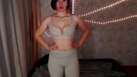 Snapshot of diamond_is chatting on October 18, 1:45 pm diamond is online show from October 18, 1:45 pm