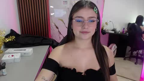 Snapshot of diamond_juliana_ chatting on April 18, 4:05 am diamond_juliana_ online show from April 18, 4:05 am