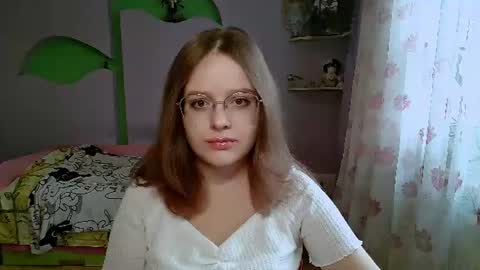 Snapshot of diamondfoxie chatting on June 13, 11:08 am Jessica online show from June 13, 11:08 am