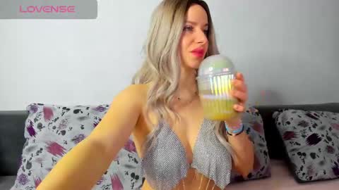 diamondkay_ online show from March 2, 6:37 am