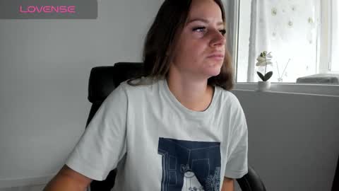 diamondkay_ online show from October 4, 7:28 am