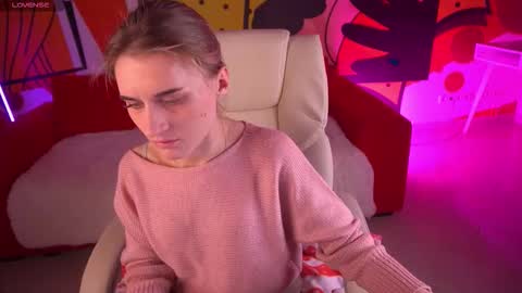 DiamondNina online show from March 18, 8:45 pm