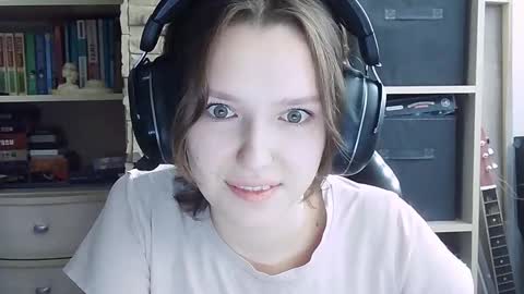 diana_back3 online show from September 30, 6:07 am