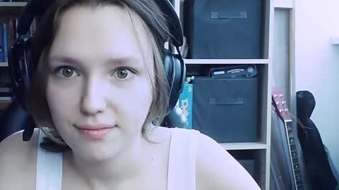 diana_back3 online show from October 1, 6:08 am