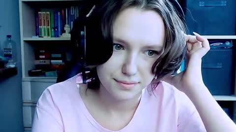 diana_back3 online show from October 4, 6:55 am