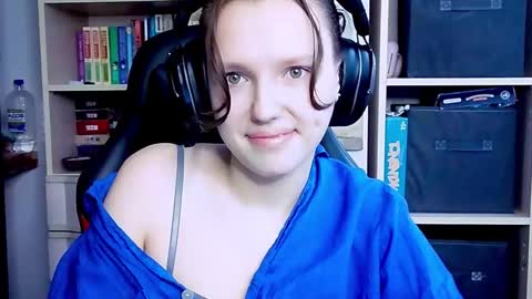 diana_back3 online show from October 6, 6:33 am